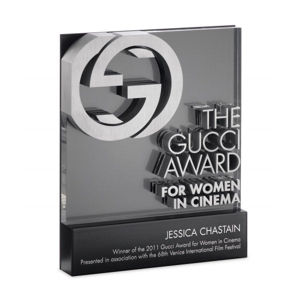 DC030 Trofeo con piastra, inserti logo e scritte e incisione sulla base